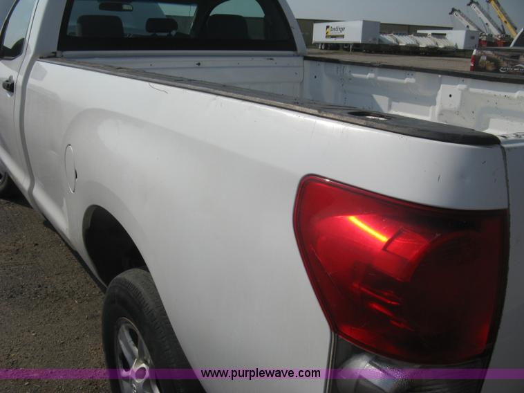 image for item L6370 2009 Toyota Tundra pickup truck