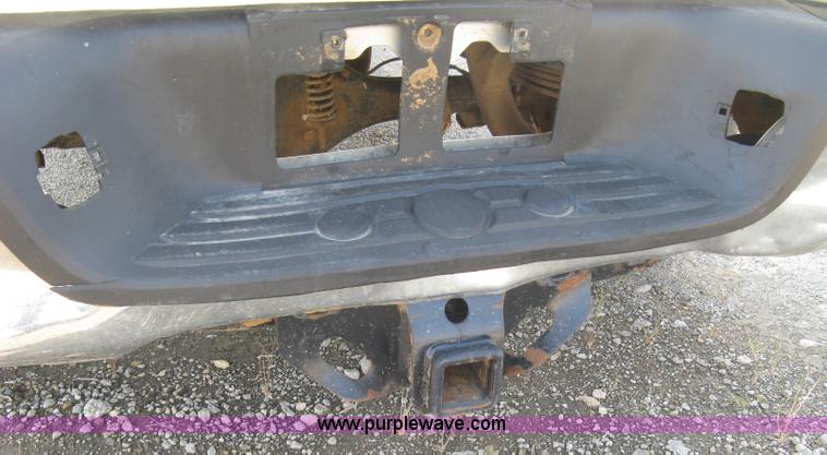 image for item L6370 2009 Toyota Tundra pickup truck