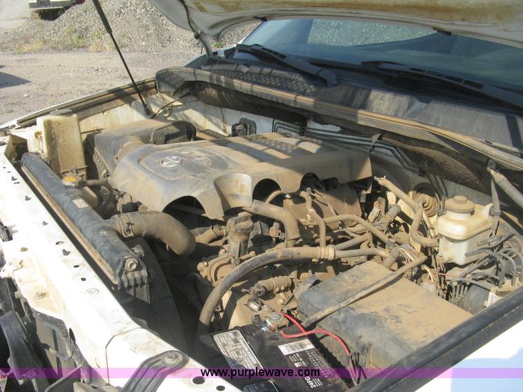 image for item L6370 2009 Toyota Tundra pickup truck