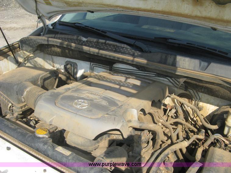 image for item L6370 2009 Toyota Tundra pickup truck