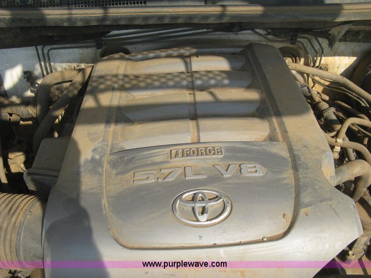 image for item L6370 2009 Toyota Tundra pickup truck