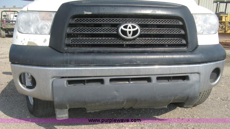 image for item L6370 2009 Toyota Tundra pickup truck