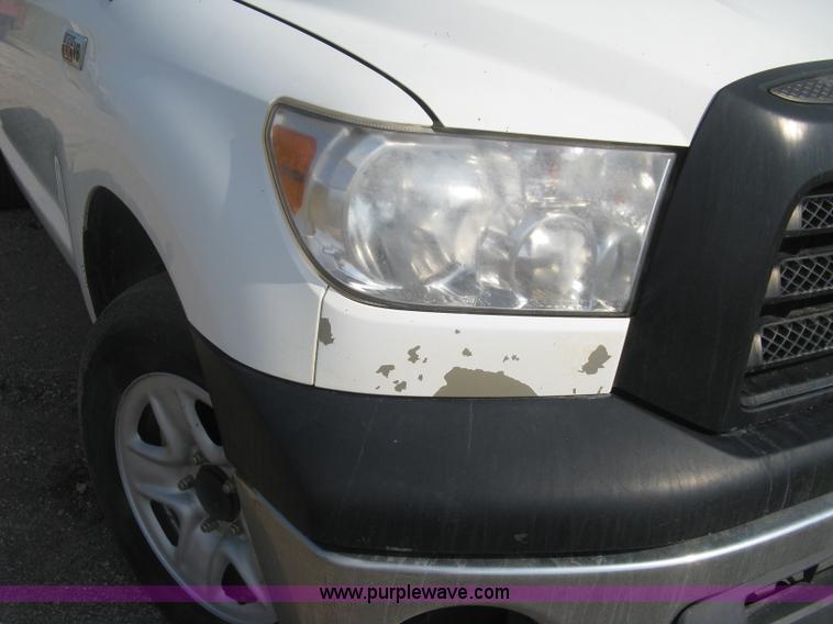 image for item L6370 2009 Toyota Tundra pickup truck
