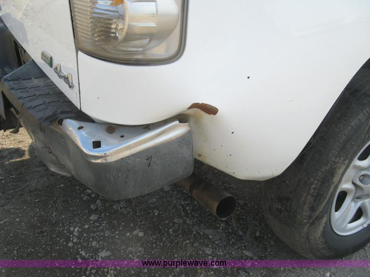 image for item L6370 2009 Toyota Tundra pickup truck