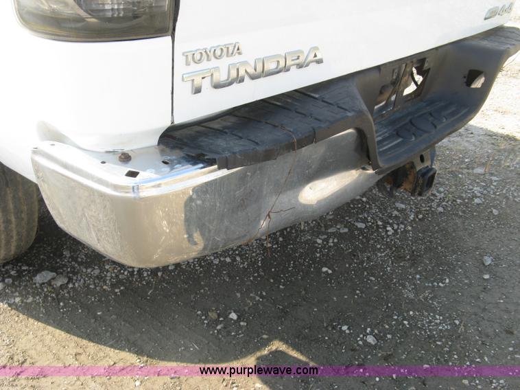 image for item L6370 2009 Toyota Tundra pickup truck