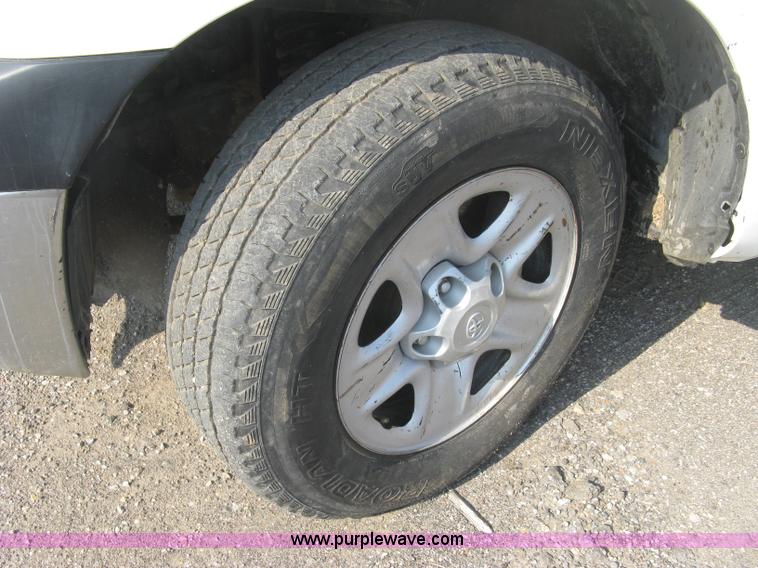 image for item L6370 2009 Toyota Tundra pickup truck