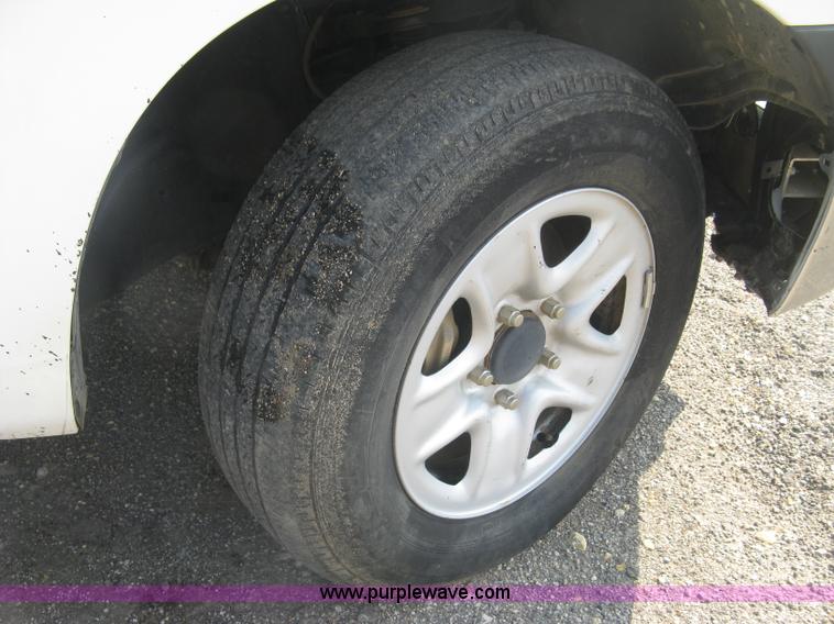 image for item L6370 2009 Toyota Tundra pickup truck