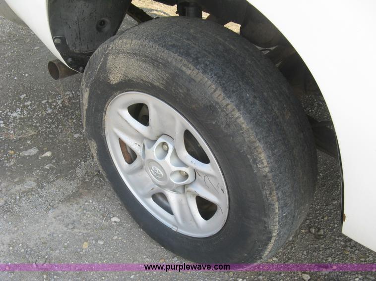 image for item L6370 2009 Toyota Tundra pickup truck