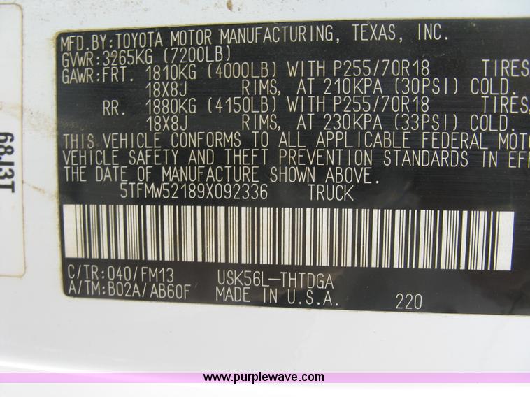 image for item L6370 2009 Toyota Tundra pickup truck