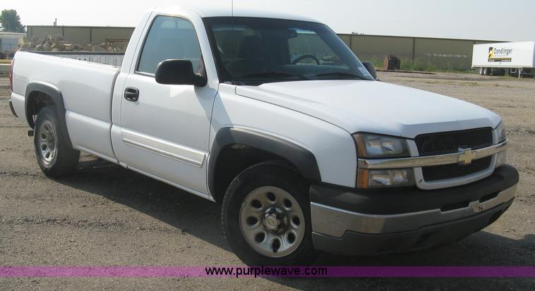 image for item L6371 2005 Chevrolet Silverado 1500 LS pickup truck