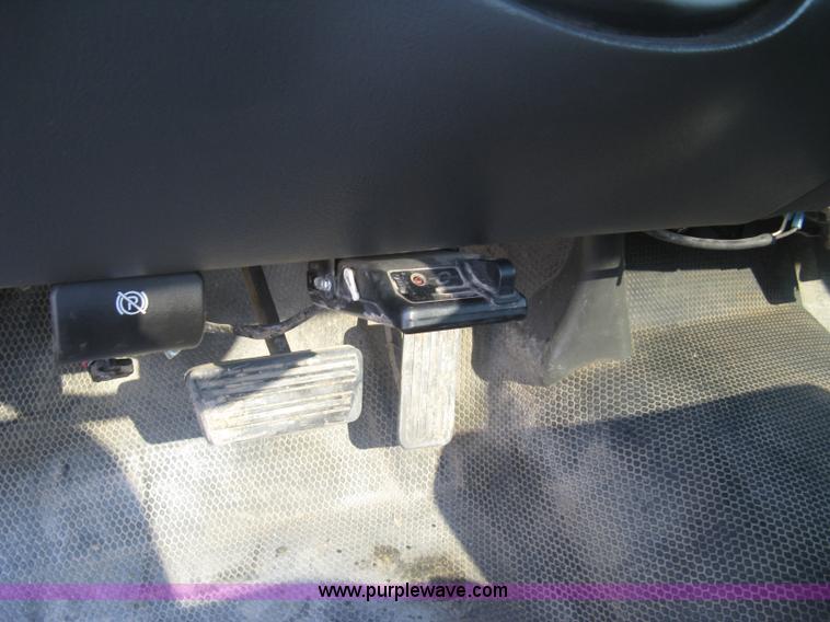 image for item L6371 2005 Chevrolet Silverado 1500 LS pickup truck