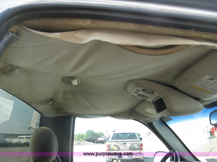 image for item L6371 2005 Chevrolet Silverado 1500 LS pickup truck