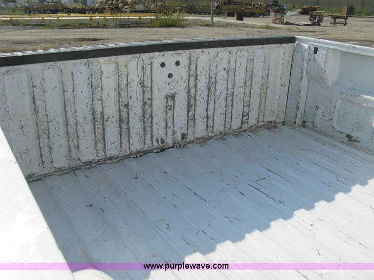 image for item L6371 2005 Chevrolet Silverado 1500 LS pickup truck