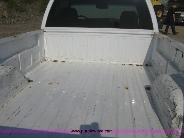 image for item L6371 2005 Chevrolet Silverado 1500 LS pickup truck