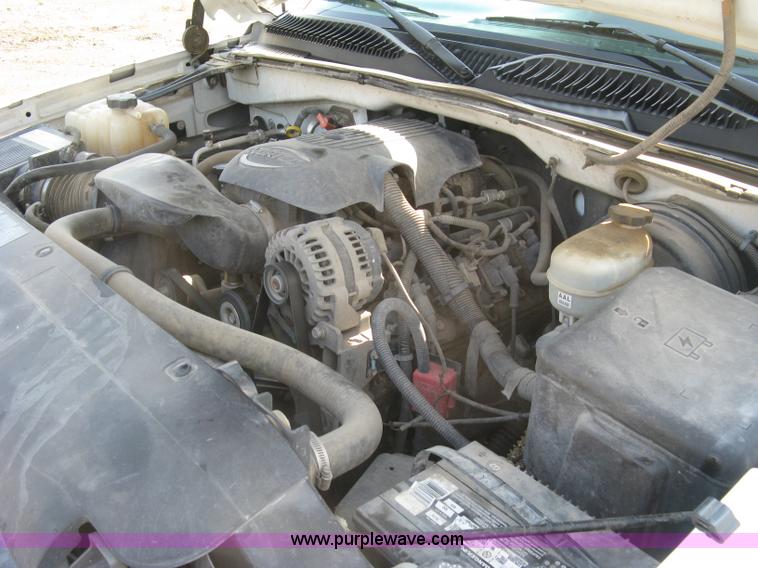 image for item L6371 2005 Chevrolet Silverado 1500 LS pickup truck