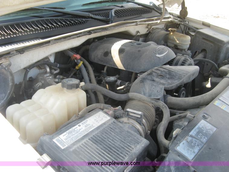 image for item L6371 2005 Chevrolet Silverado 1500 LS pickup truck