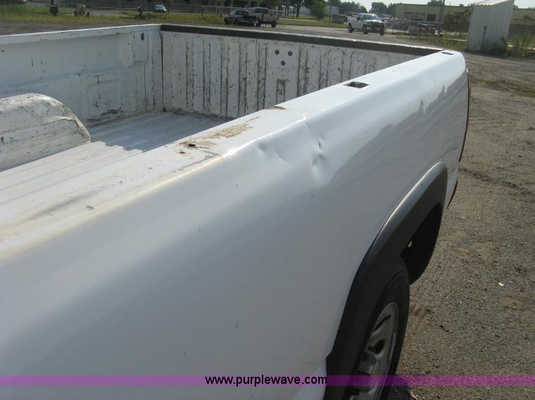 image for item L6371 2005 Chevrolet Silverado 1500 LS pickup truck