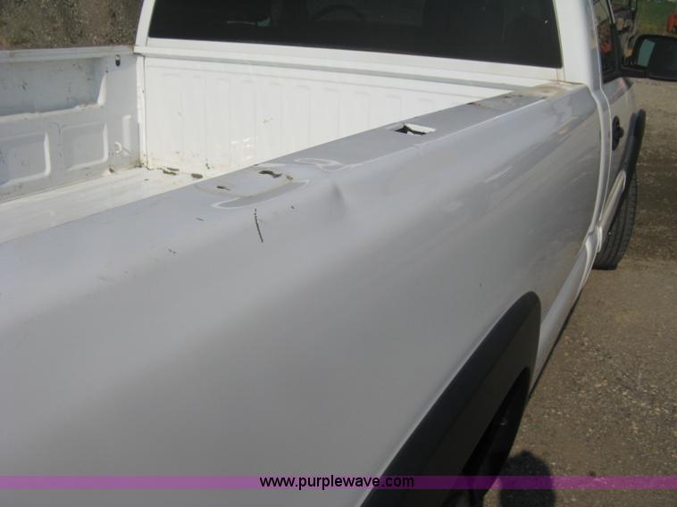 image for item L6371 2005 Chevrolet Silverado 1500 LS pickup truck