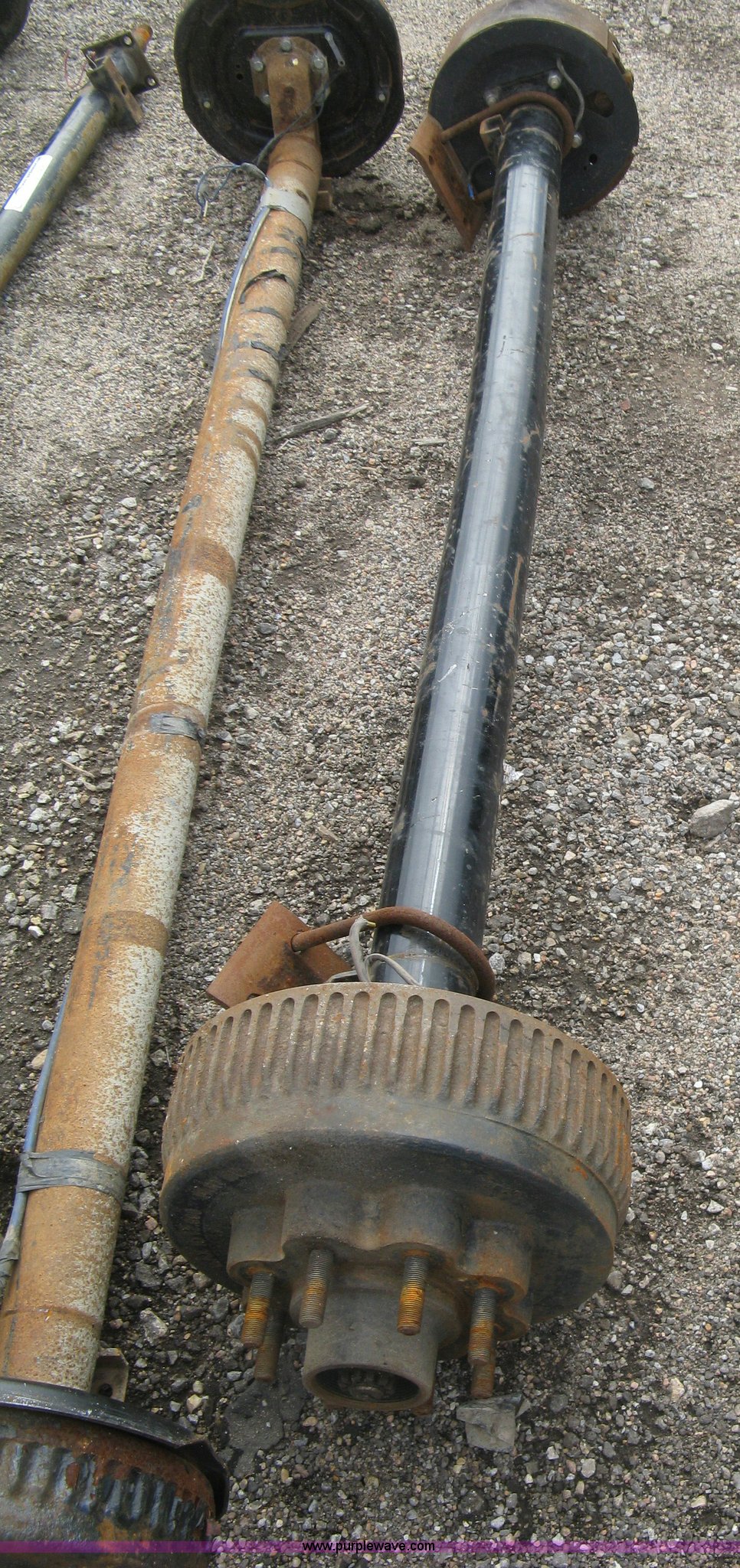 (5) assorted trailer axles in Wichita, KS Item BL9206 sold Purple Wave