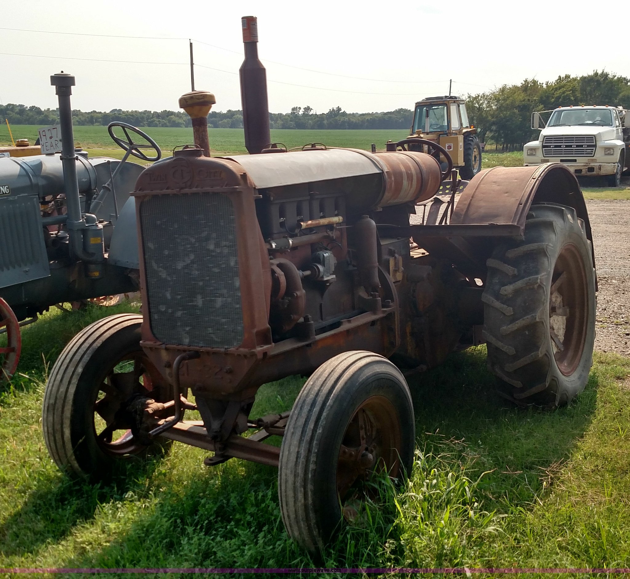 Twin City tractor in Winfield, KS Item K1126 sold Purple Wave