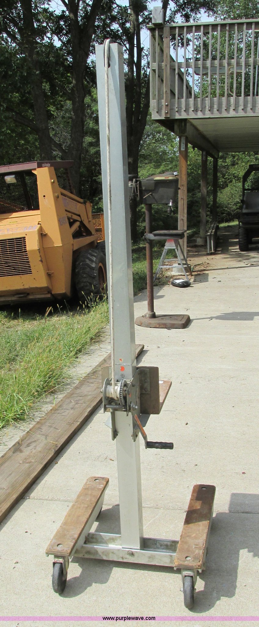 GilLift jack Item K9453 selling at SOLD! October 21 Vehicles