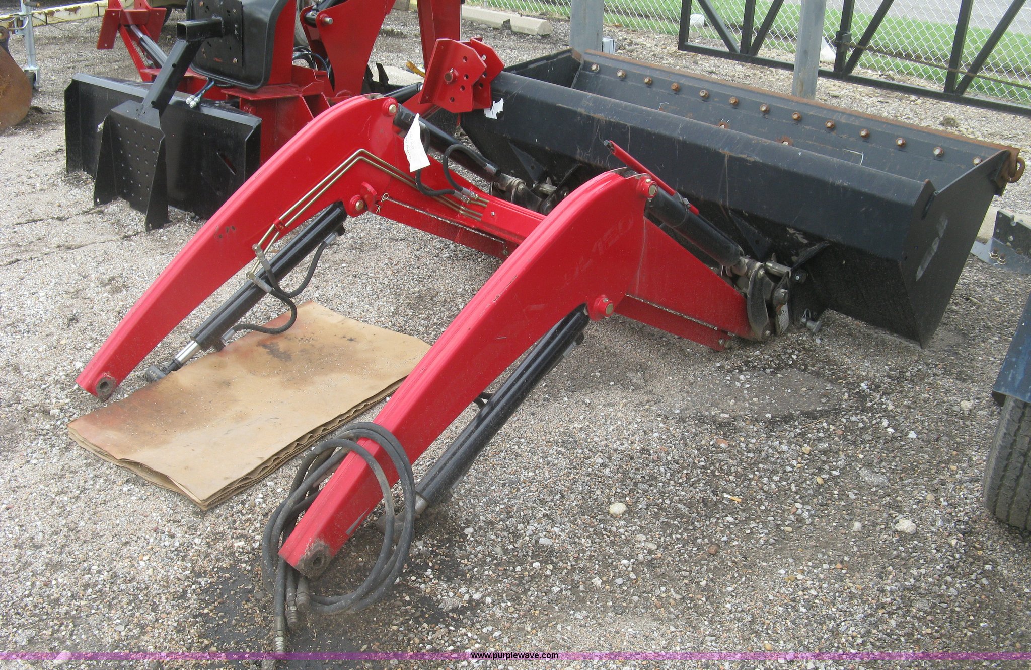 MasseyFerguson DL120 compact front end loader in Wichita, KS Item