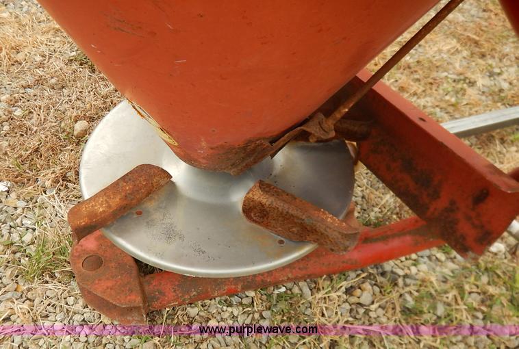 image for item BH9849 Cosmo 500 fertilizer spreader