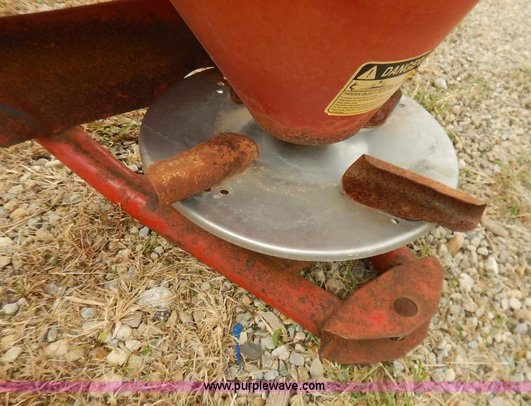 image for item BH9849 Cosmo 500 fertilizer spreader