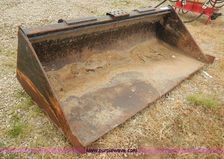 image for item BH9853 John Deere Worksite Pro 72 skid steer bucket