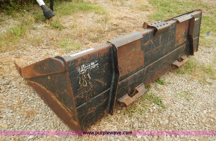 image for item BH9853 John Deere Worksite Pro 72 skid steer bucket