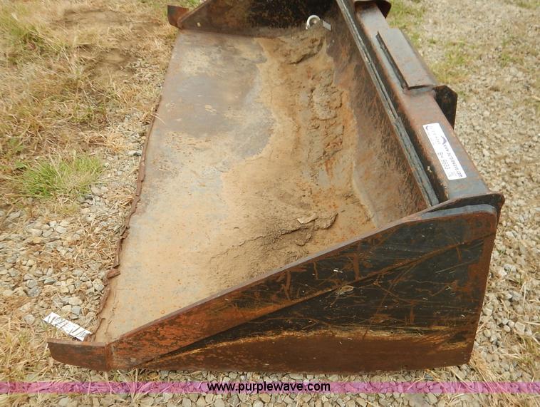 image for item BH9853 John Deere Worksite Pro 72 skid steer bucket
