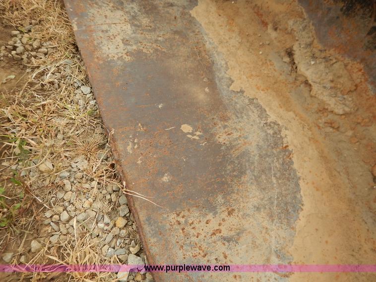 image for item BH9853 John Deere Worksite Pro 72 skid steer bucket