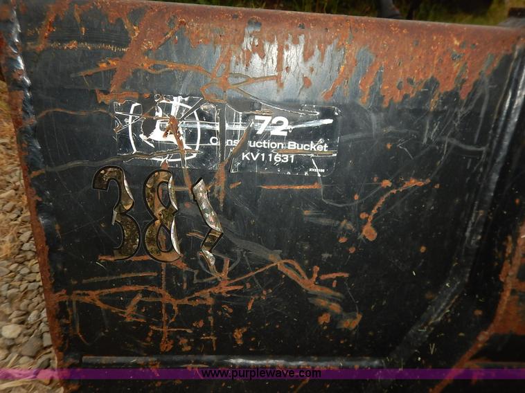 image for item BH9853 John Deere Worksite Pro 72 skid steer bucket