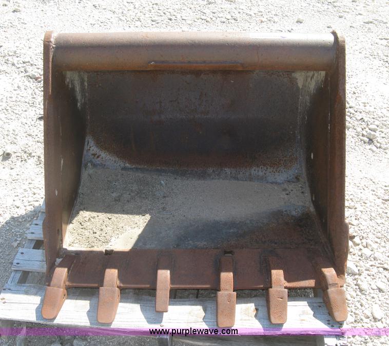 image for item BL9241 Wain Roy backhoe bucket