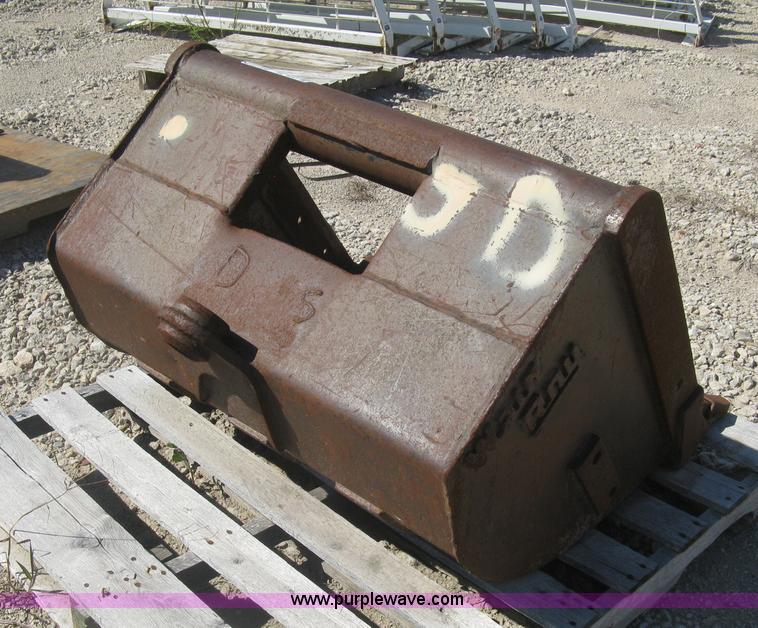 Wain Roy backhoe bucket in Wichita, KS Item BL9241 sold Purple Wave