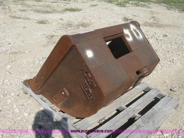 image for item BL9241 Wain Roy backhoe bucket