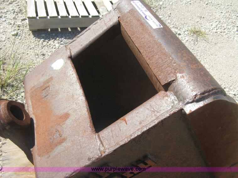 image for item BL9242 Wain Roy backhoe bucket