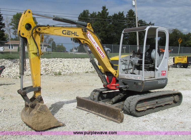 image for item BS9003 Gehl G503Z-RD mini excavator