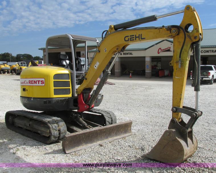 image for item BS9003 Gehl G503Z-RD mini excavator