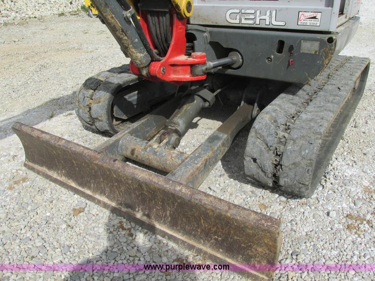 image for item BS9003 Gehl G503Z-RD mini excavator