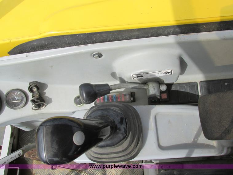 image for item BS9003 Gehl G503Z-RD mini excavator