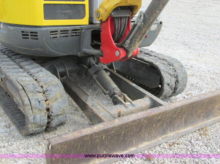 image for item BS9003 Gehl G503Z-RD mini excavator