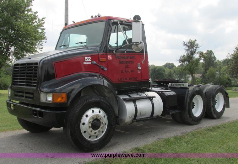 image for item BS9995 1999 International 8100 semi truck
