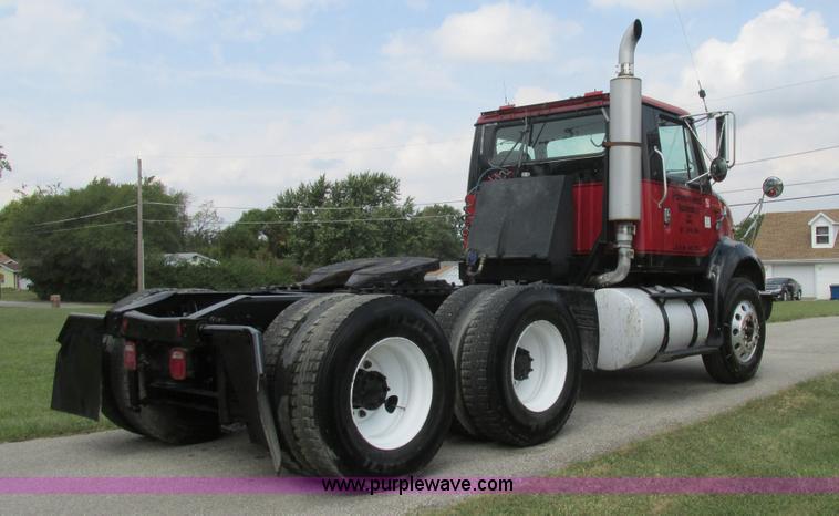 image for item BS9995 1999 International 8100 semi truck