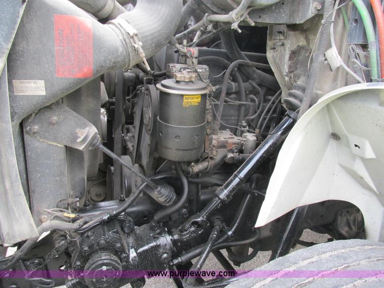 image for item BS9995 1999 International 8100 semi truck