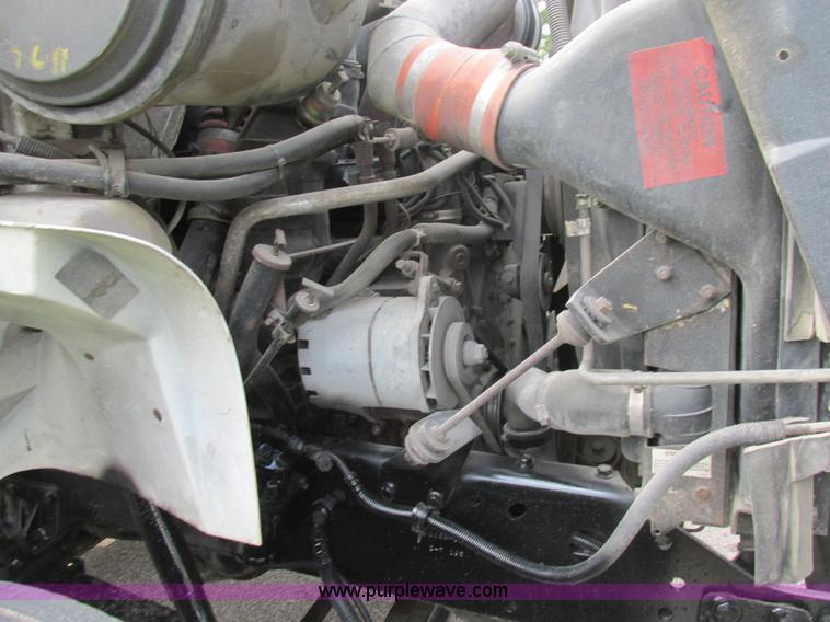 image for item BS9995 1999 International 8100 semi truck