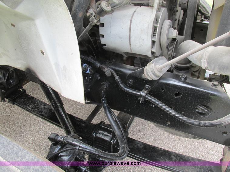 image for item BS9995 1999 International 8100 semi truck