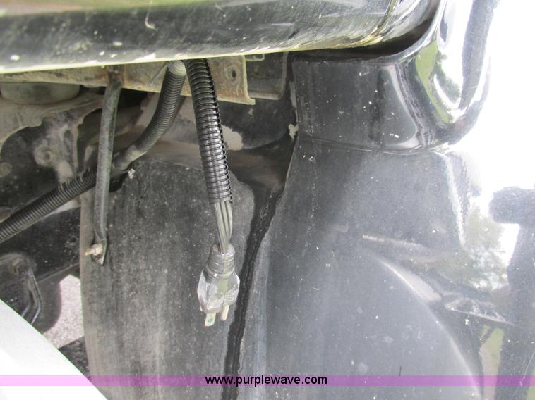 image for item BS9995 1999 International 8100 semi truck