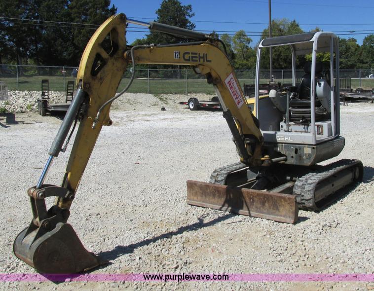 image for item BS9998 Gehl 383Z excavator