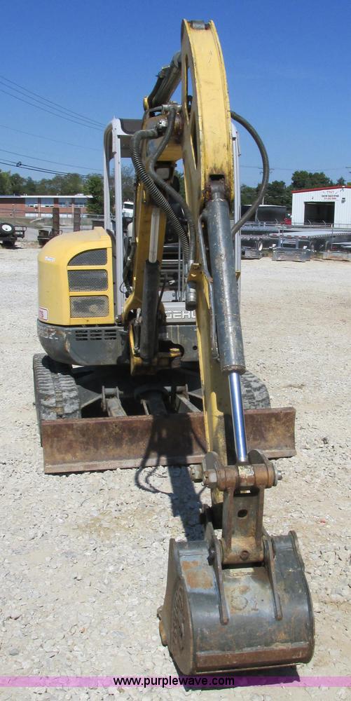 image for item BS9998 Gehl 383Z excavator